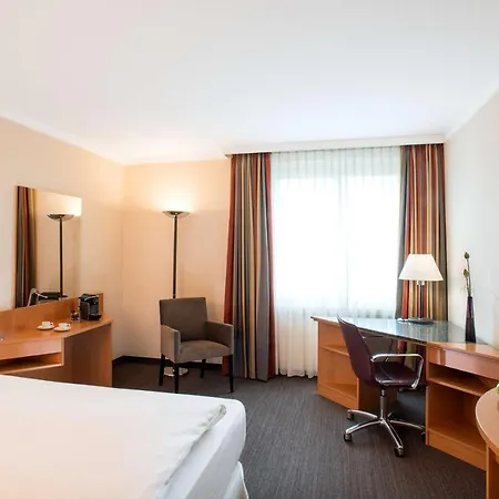 Nh Muenchen Airport Hotel 4*