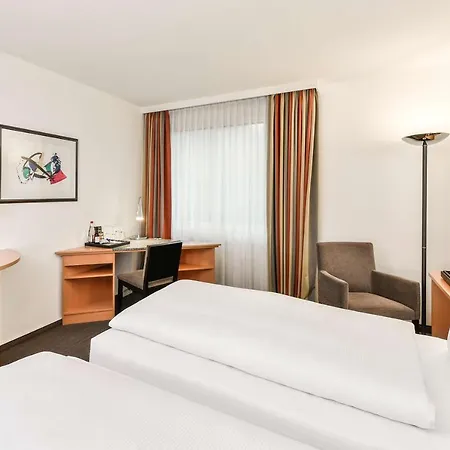 Nh Muenchen Airport 4*