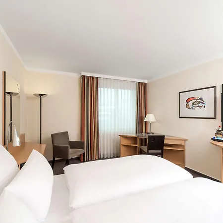 Nh Muenchen Airport Hotel 4*