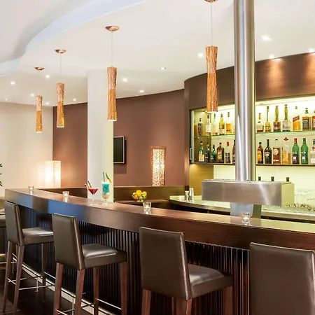 Nh Muenchen Airport Hotel 4*