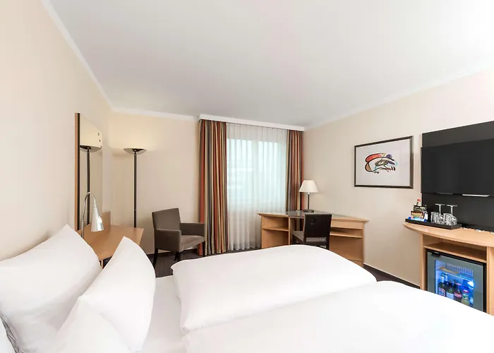 Nh Muenchen Airport Hotel 4*