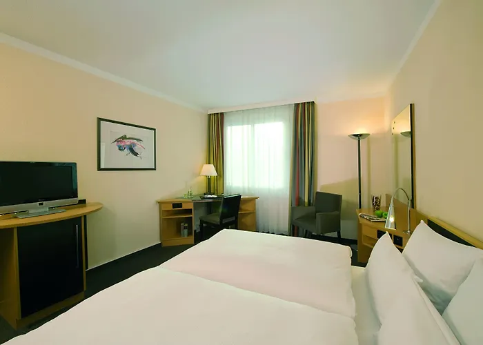 Nh Muenchen Airport Hotel 4*