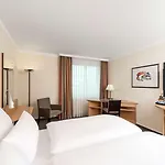 Nh München Airport Hotel 4*