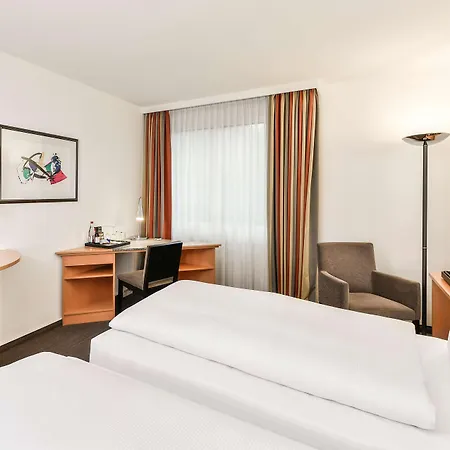 Nh Muenchen Airport Hotel 4*