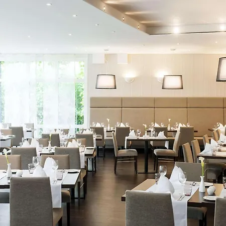 Nh Muenchen Airport Hotel 4*