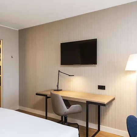 Nh Muenchen Airport 4*