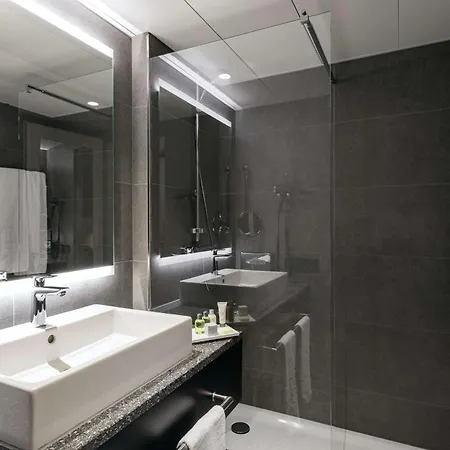 Nh Muenchen Airport 4*