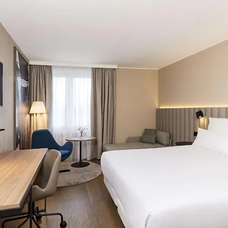 Nh Muenchen Airport Otel 4*