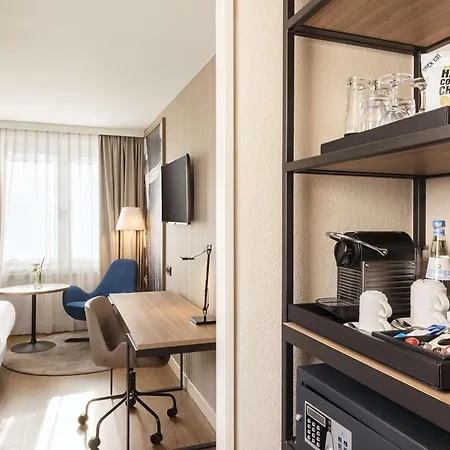 Nh Muenchen Airport Otel 4*
