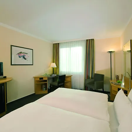 Nh Muenchen Airport Otel 4*